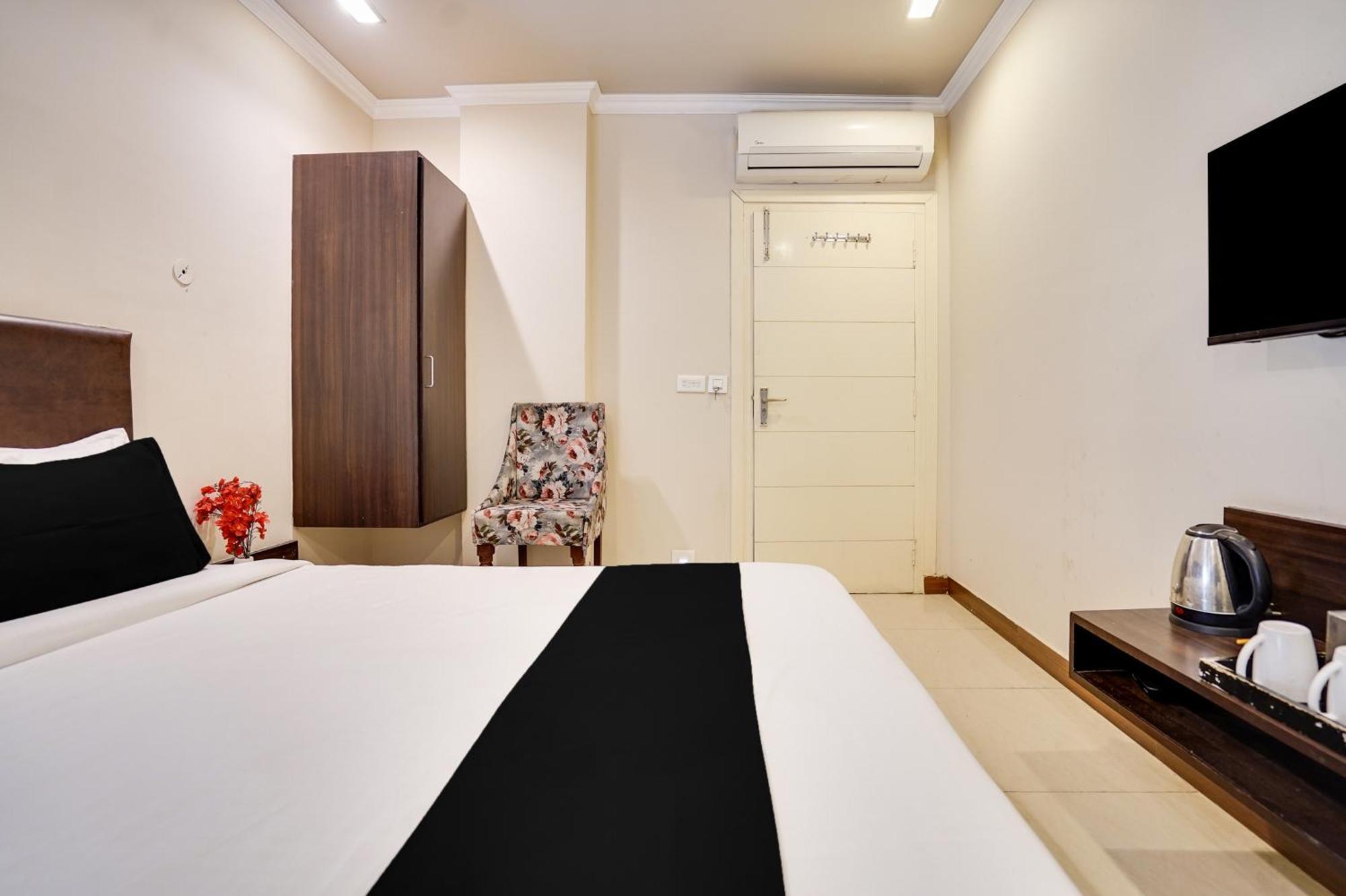 Super Townhouse Mansarovar Near Metro Station Dźajpur Zewnętrze zdjęcie