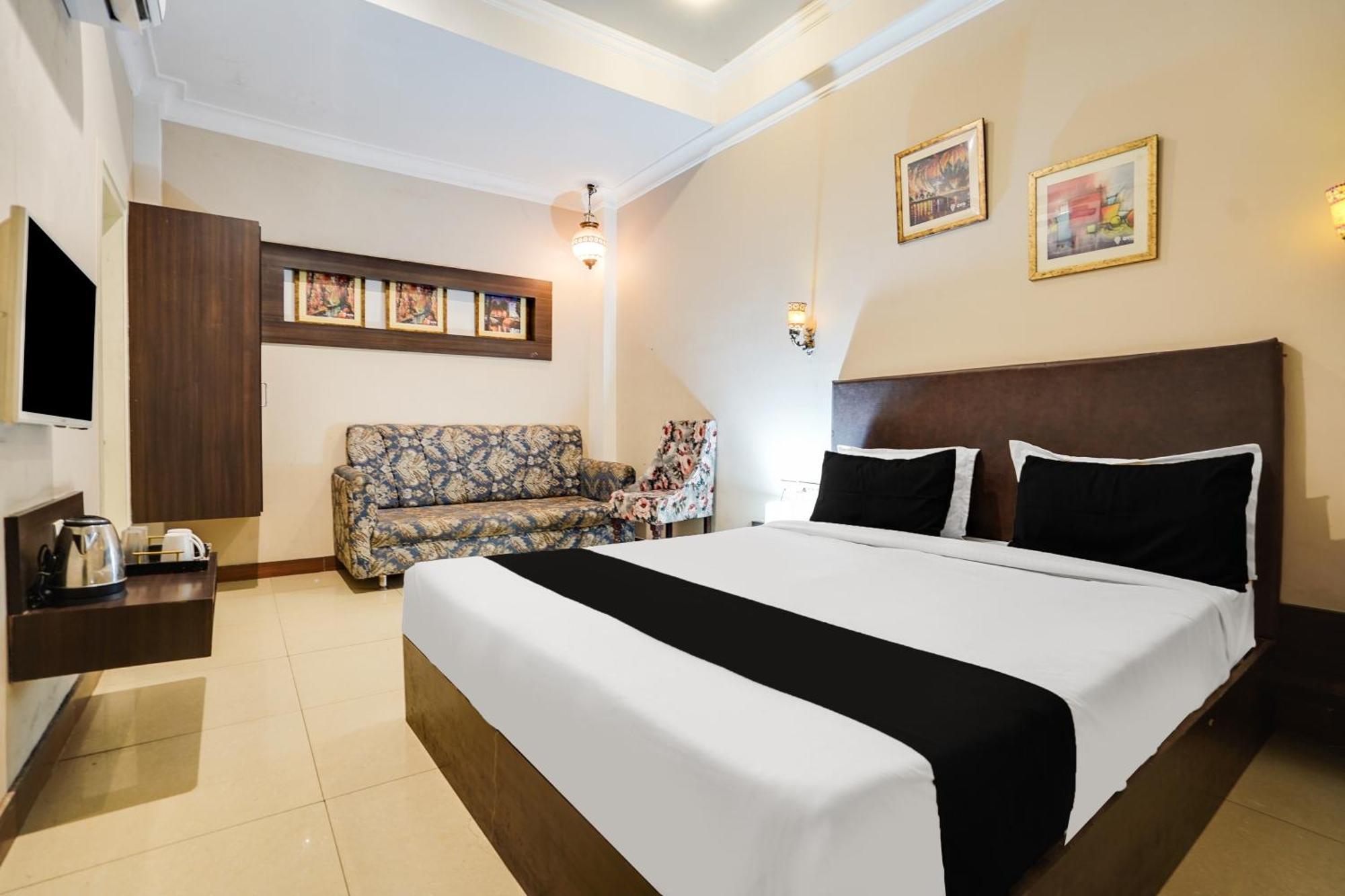 Super Townhouse Mansarovar Near Metro Station Dźajpur Zewnętrze zdjęcie